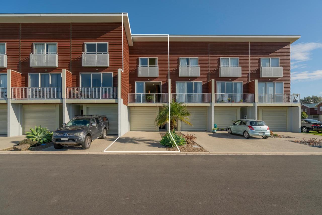 Ocean Serenity Apartments Whitianga Buitenkant foto