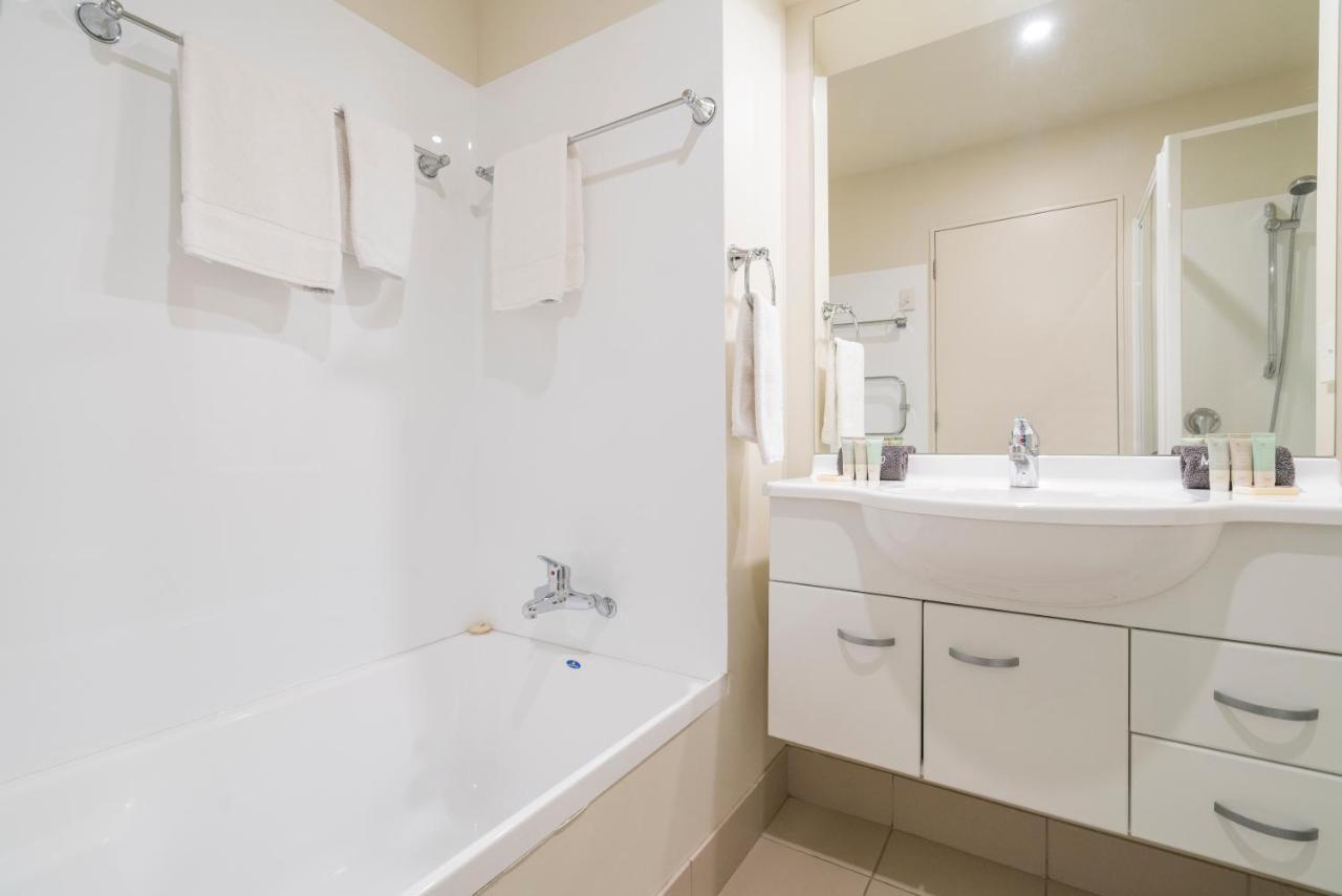 Ocean Serenity Apartments Whitianga Buitenkant foto