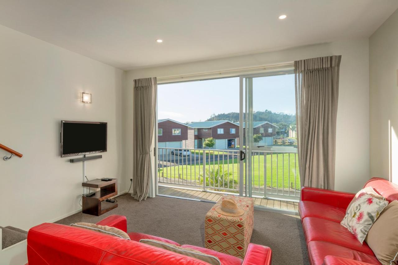 Ocean Serenity Apartments Whitianga Buitenkant foto