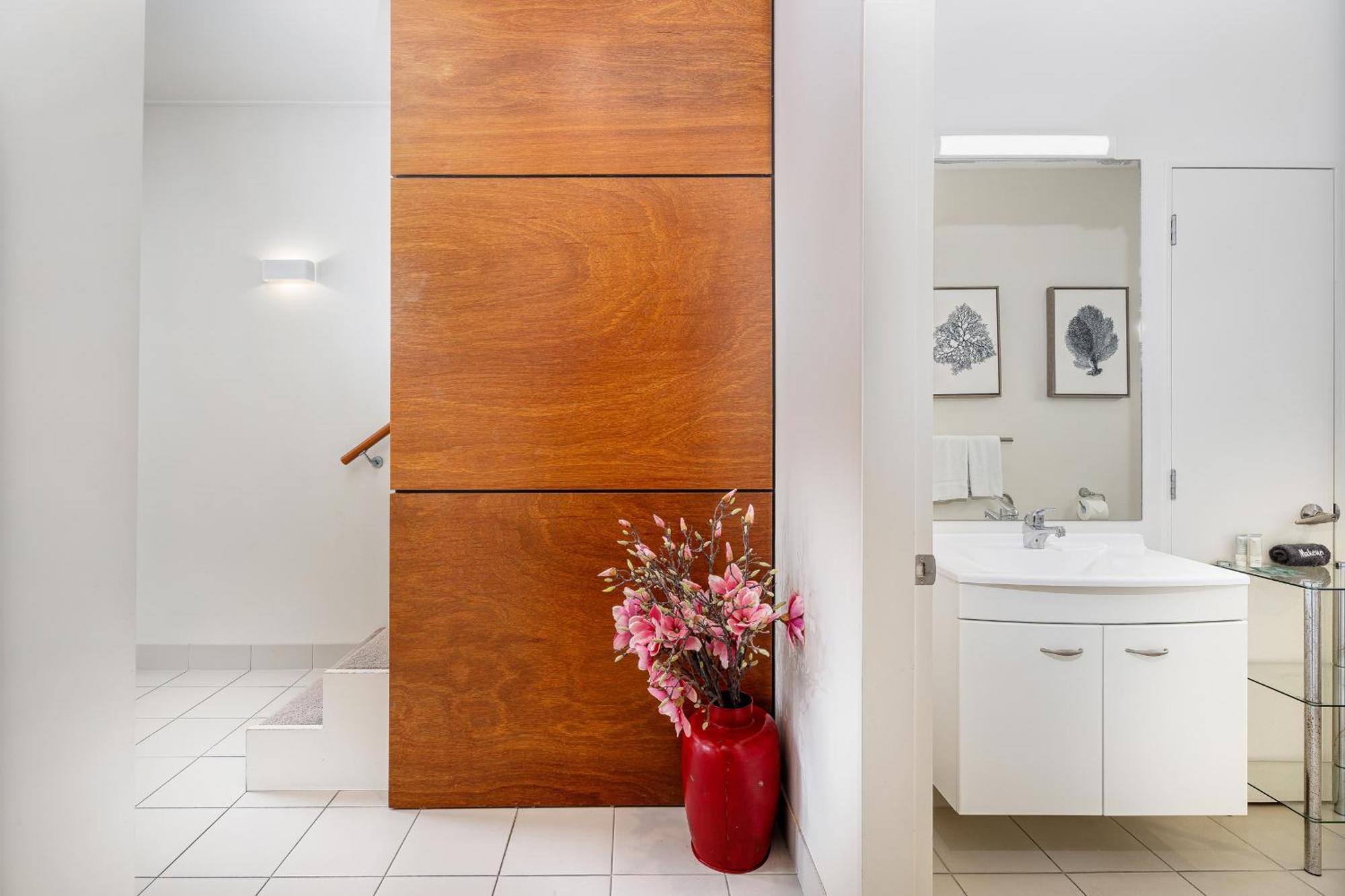 Ocean Serenity Apartments Whitianga Buitenkant foto