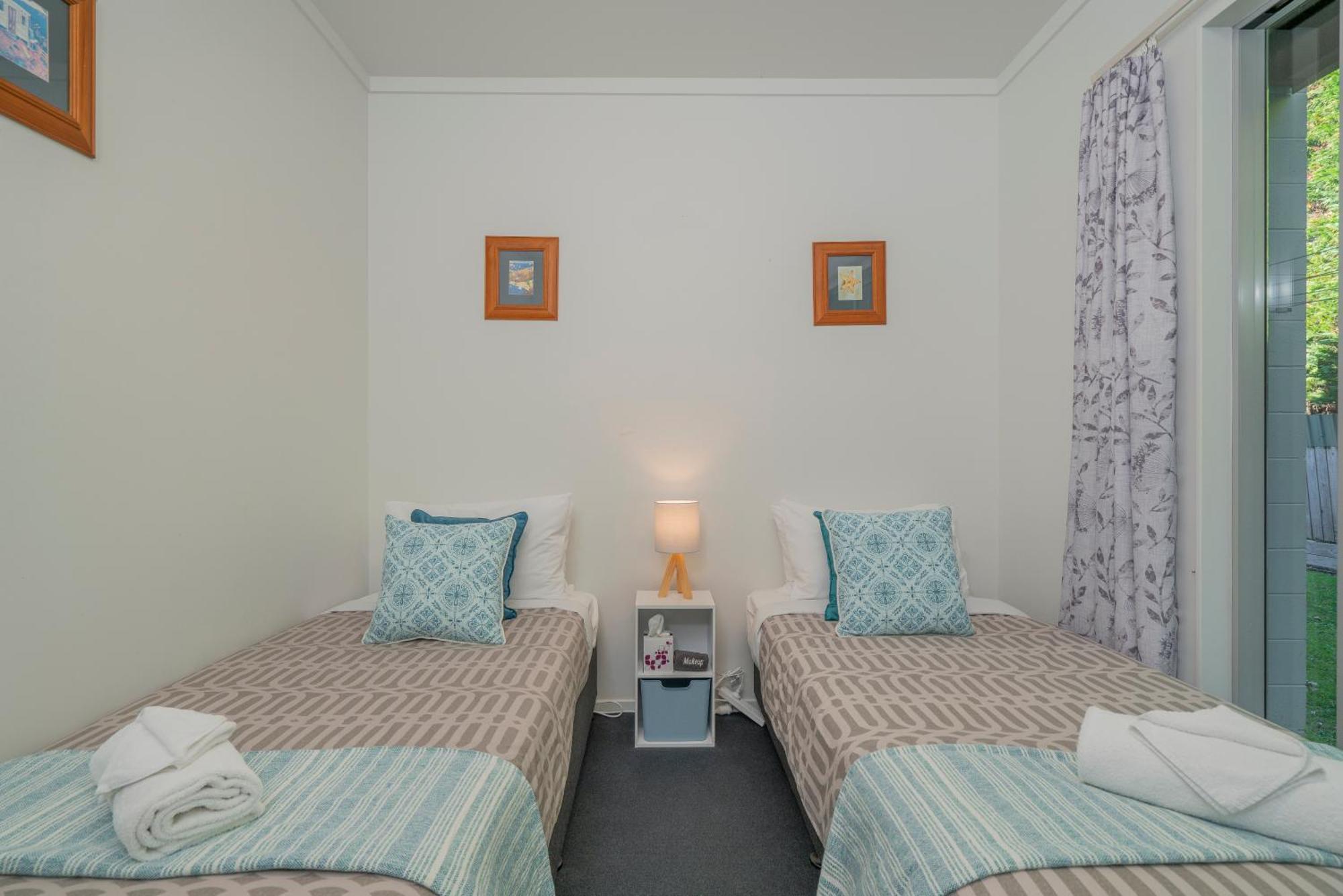 Ocean Serenity Apartments Whitianga Buitenkant foto