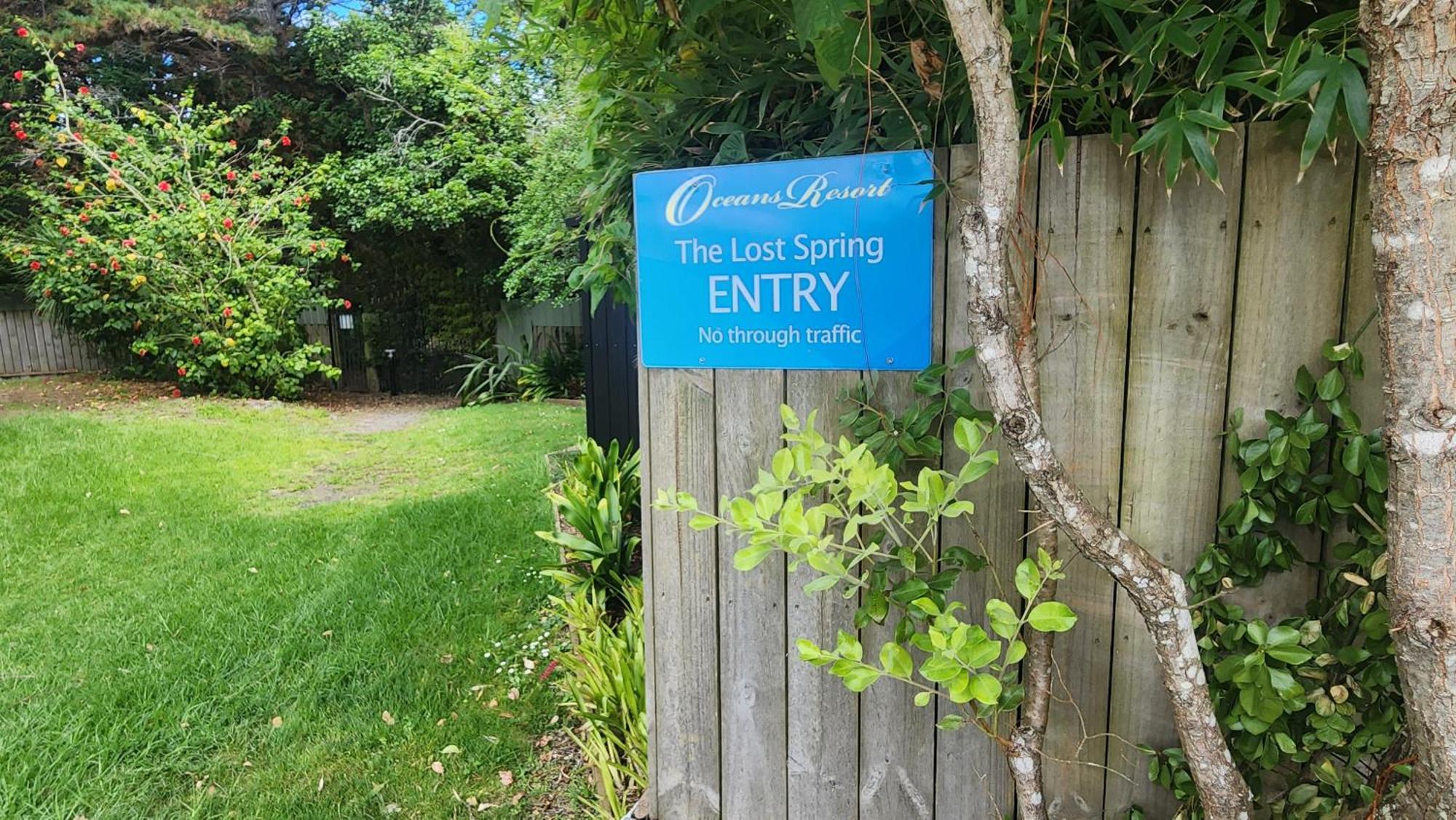 Ocean Serenity Apartments Whitianga Buitenkant foto