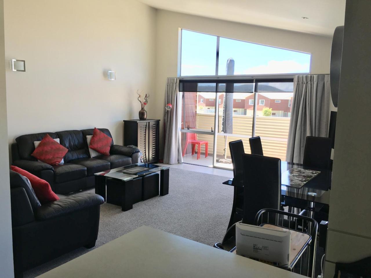 Ocean Serenity Apartments Whitianga Buitenkant foto